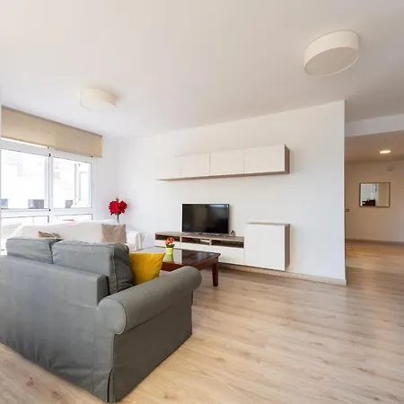 Centric 2br Flat 5 Min Walk To Las Canteras Beach Apartment *